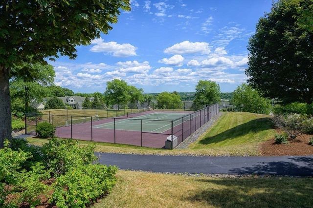 69 Carriage Hill Circle 69, Southborough, MA 01772