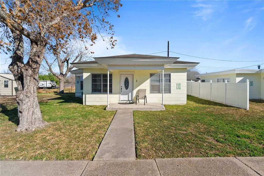 2600 Countiss Dr, Corpus Christi, TX 78410