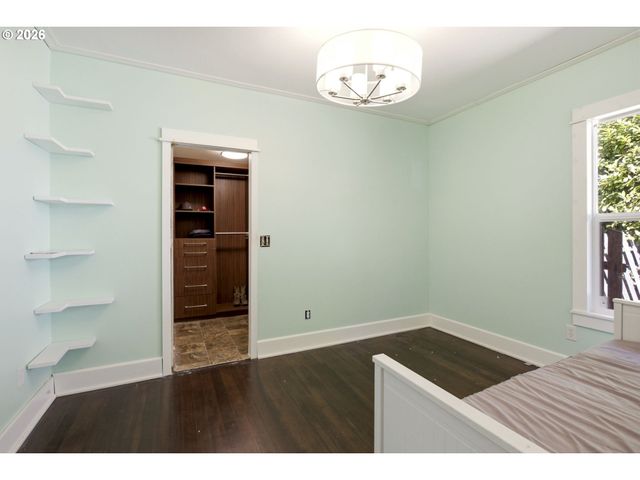 14827 Se RIVER Rd, Milwaukie, OR 97267