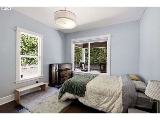 14827 Se RIVER Rd, Milwaukie, OR 97267