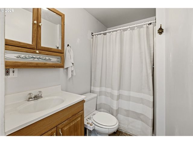 14827 Se RIVER Rd, Milwaukie, OR 97267
