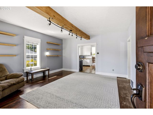 14827 Se RIVER Rd, Milwaukie, OR 97267