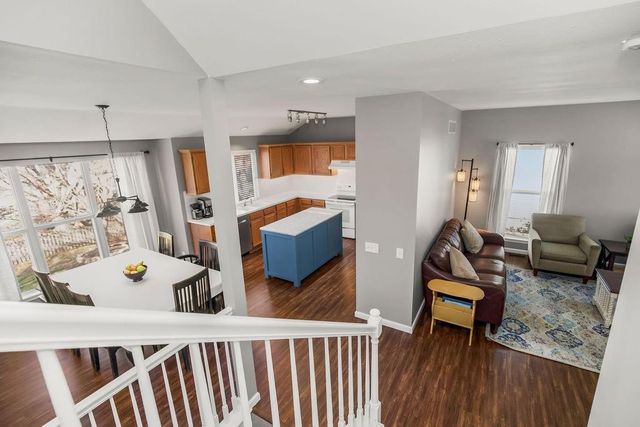 620 SE Sumpter Drive, Lee's Summit, MO 64063