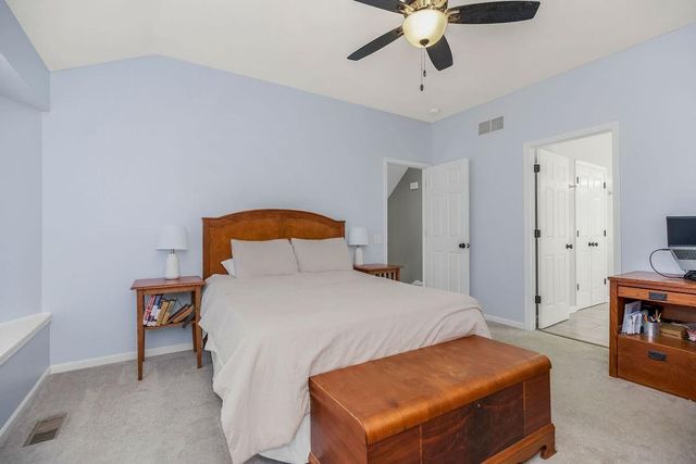 620 SE Sumpter Drive, Lee's Summit, MO 64063