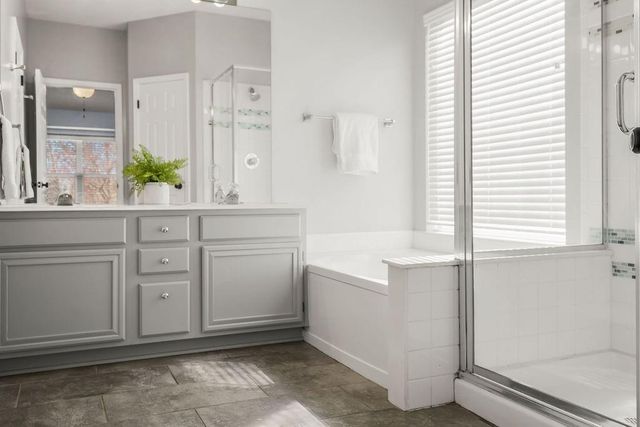 620 SE Sumpter Drive, Lee's Summit, MO 64063