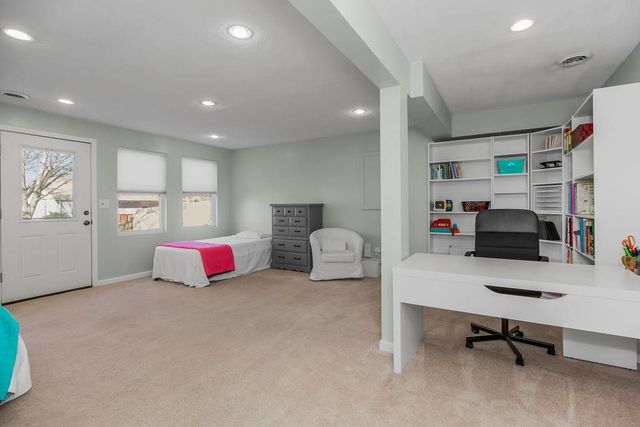 620 SE Sumpter Drive, Lee's Summit, MO 64063