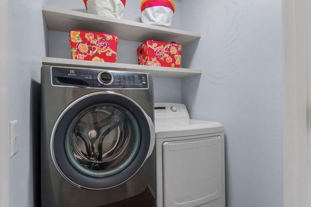 620 SE Sumpter Drive, Lee's Summit, MO 64063