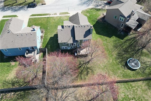 620 SE Sumpter Drive, Lee's Summit, MO 64063