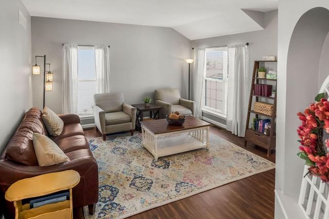 620 SE Sumpter Drive, Lee's Summit, MO 64063