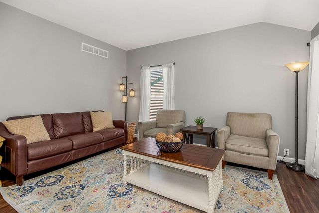 620 SE Sumpter Drive, Lee's Summit, MO 64063