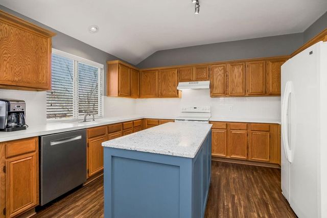 620 SE Sumpter Drive, Lee's Summit, MO 64063