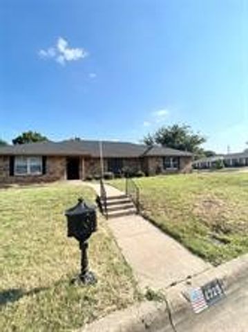 1325 Florentine Drive, Fort Worth, TX 76134
