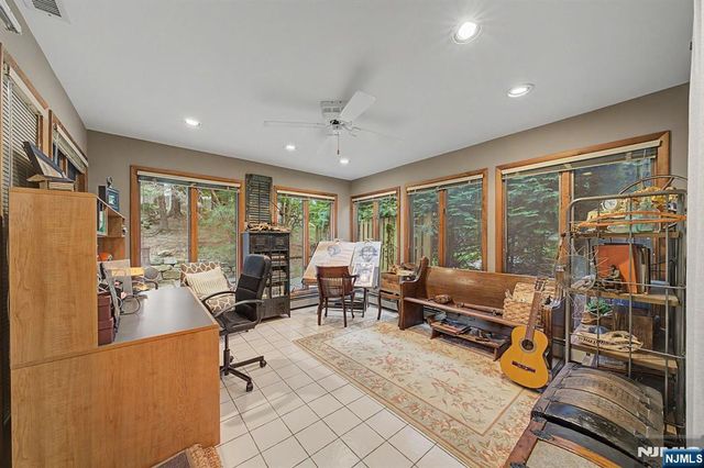 12 Seminole Avenue, Oakland, NJ 07436