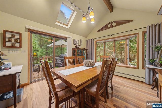 12 Seminole Avenue, Oakland, NJ 07436