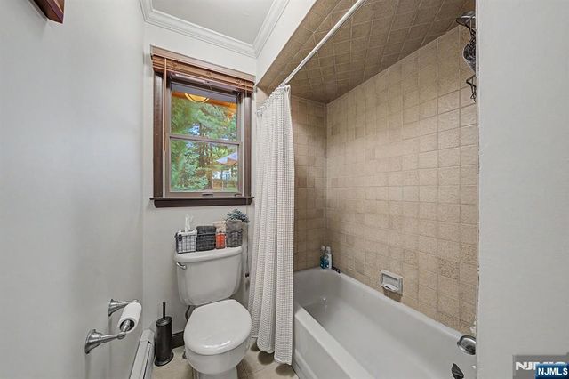 12 Seminole Avenue, Oakland, NJ 07436