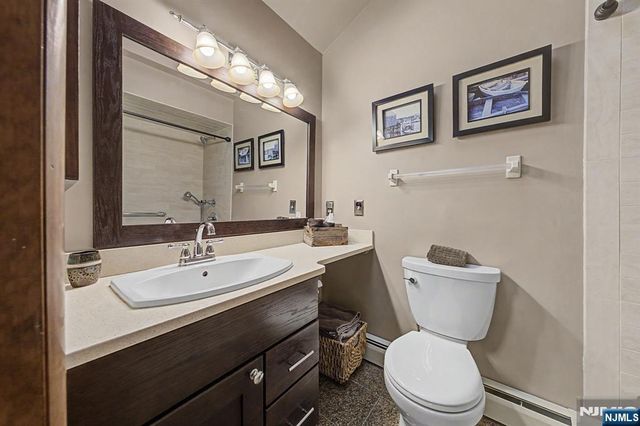 12 Seminole Avenue, Oakland, NJ 07436