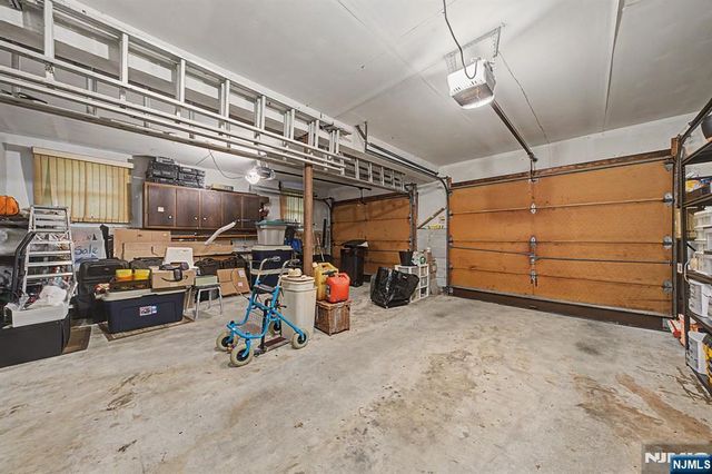 12 Seminole Avenue, Oakland, NJ 07436
