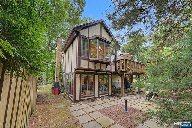 12 Seminole Avenue, Oakland, NJ 07436