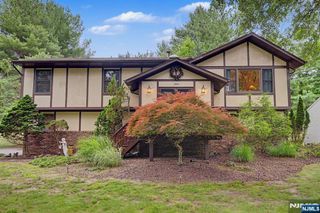 12 Seminole Avenue, Oakland, NJ 07436
