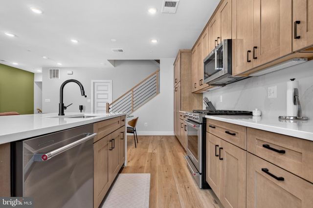 4971 EISENHOWER AVE, Alexandria, VA 22304