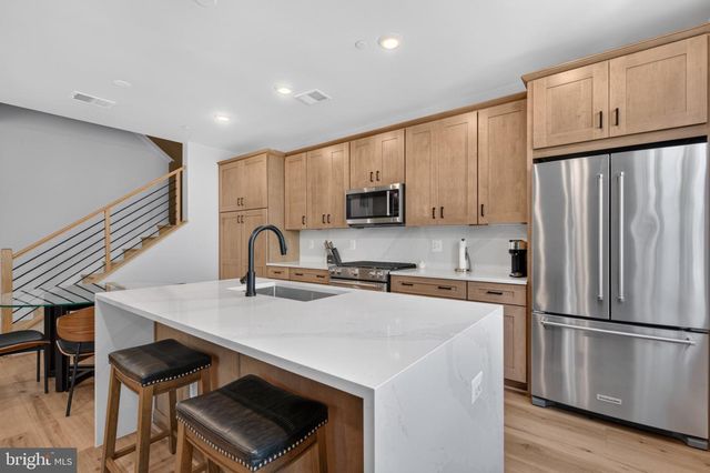 4971 EISENHOWER AVE, Alexandria, VA 22304