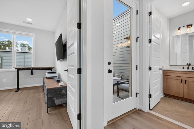 4971 EISENHOWER AVE, Alexandria, VA 22304