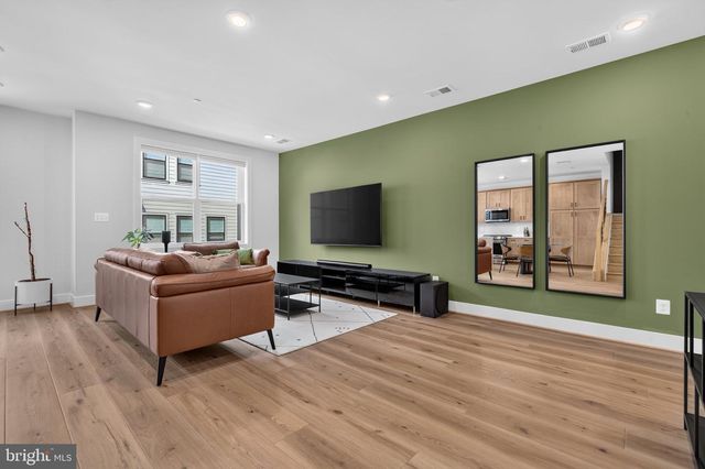 4971 EISENHOWER AVE, Alexandria, VA 22304