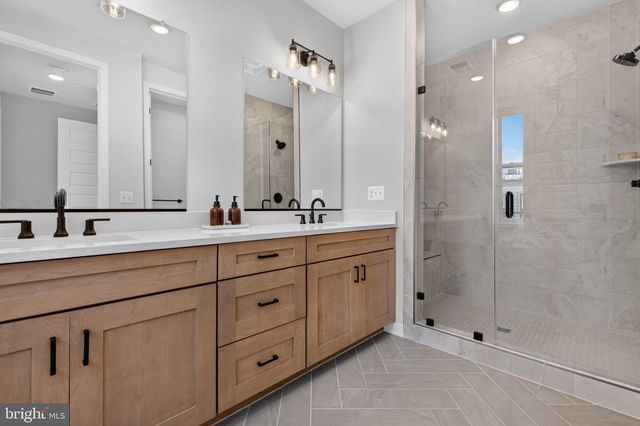 4971 EISENHOWER AVE, Alexandria, VA 22304