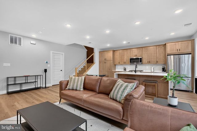 4971 EISENHOWER AVE, Alexandria, VA 22304