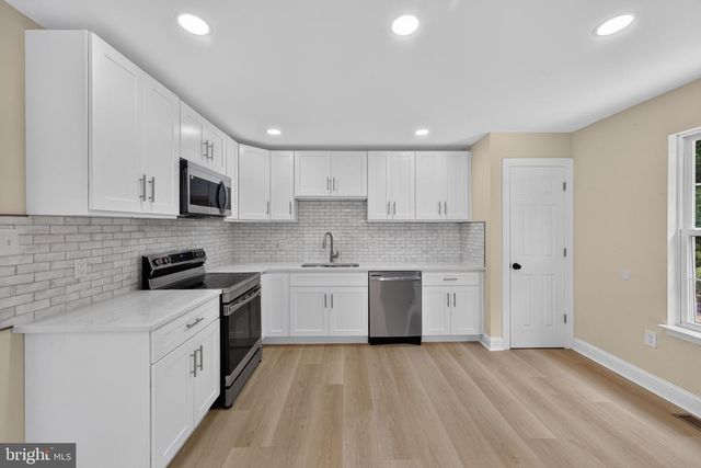 300 PARK LN, Wilmington, DE 19804