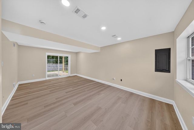 300 PARK LN, Wilmington, DE 19804