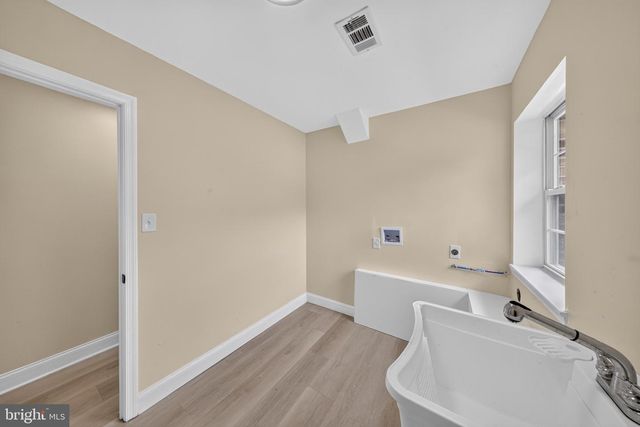 300 PARK LN, Wilmington, DE 19804