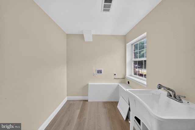 300 PARK LN, Wilmington, DE 19804