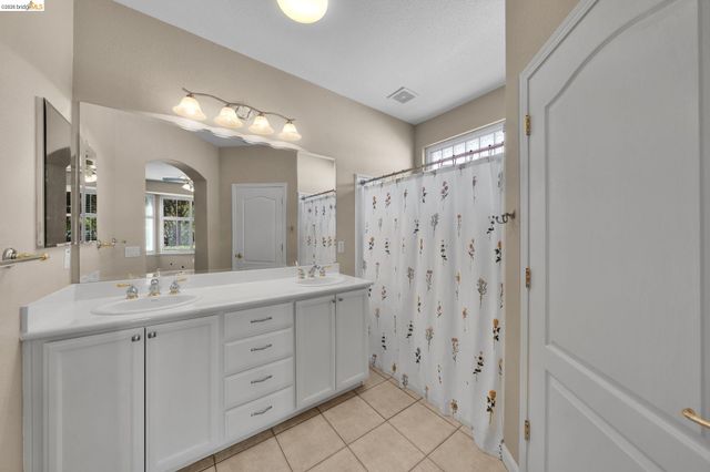297 Baldwin Dr, Brentwood, CA 94513
