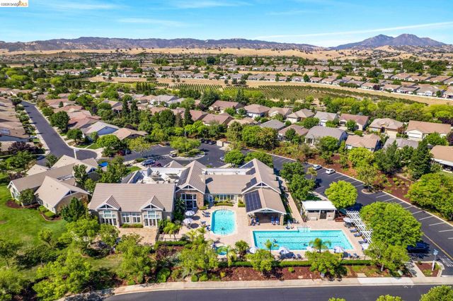 297 Baldwin Dr, Brentwood, CA 94513