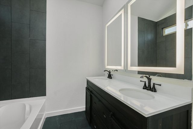 6 Happy Hollow LN, Wimberley, TX 78676