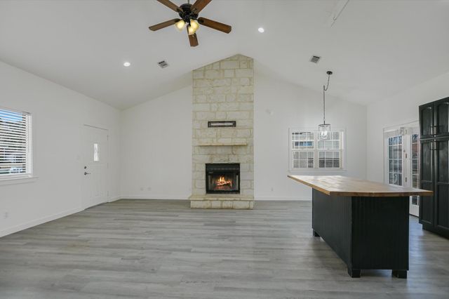 6 Happy Hollow LN, Wimberley, TX 78676