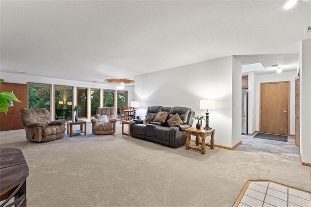 3724 N Perrin Road, Independence, MO 64058