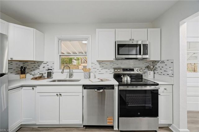 116 Woodhaven RD, Newport News, VA 23608