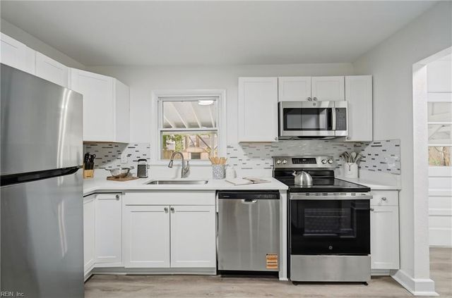 116 Woodhaven RD, Newport News, VA 23608
