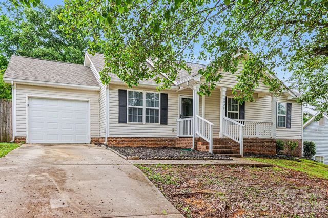 8028 Lobilia Lane, Charlotte, NC 28214