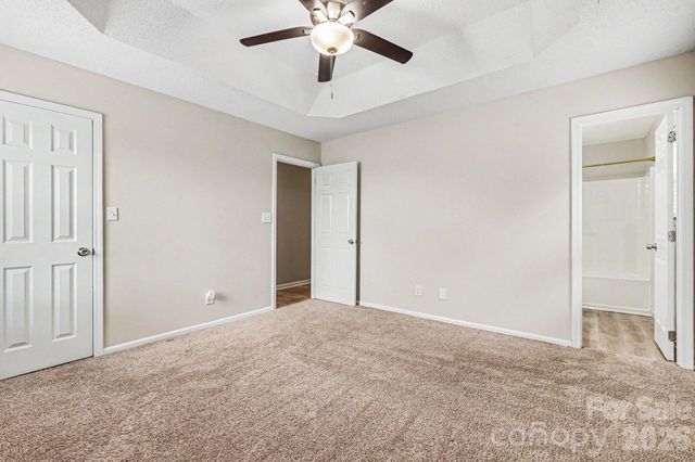 8028 Lobilia Lane, Charlotte, NC 28214
