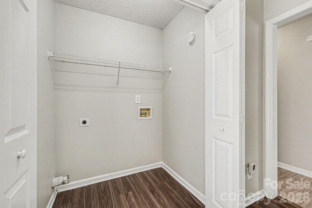 8028 Lobilia Lane, Charlotte, NC 28214