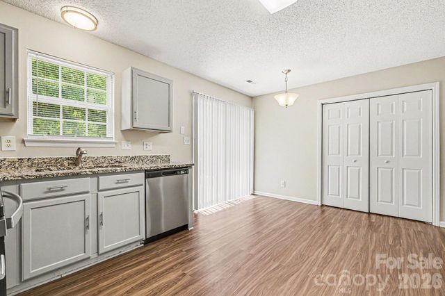 8028 Lobilia Lane, Charlotte, NC 28214