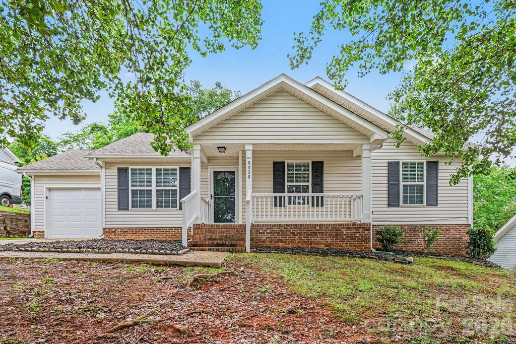 8028 Lobilia Lane, Charlotte, NC 28214