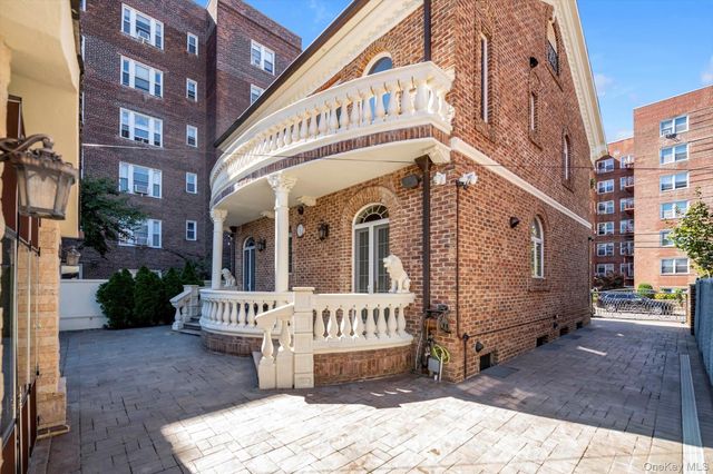 7207 112th Street, Forest Hills, NY 11375