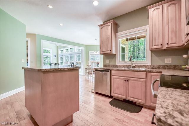 8075 Rainbow Drive, Concord Twp, OH 44077