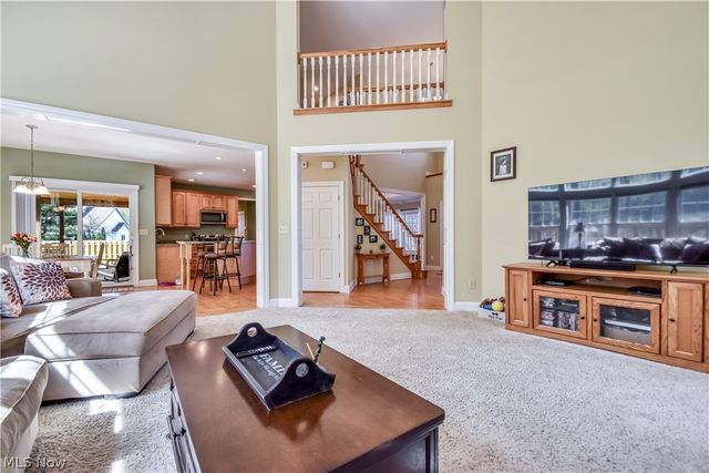 8075 Rainbow Drive, Concord Twp, OH 44077
