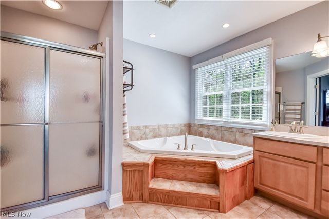 8075 Rainbow Drive, Concord Twp, OH 44077
