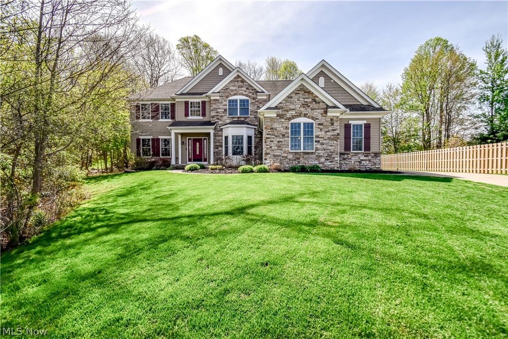 8075 Rainbow Drive, Concord Twp, OH 44077